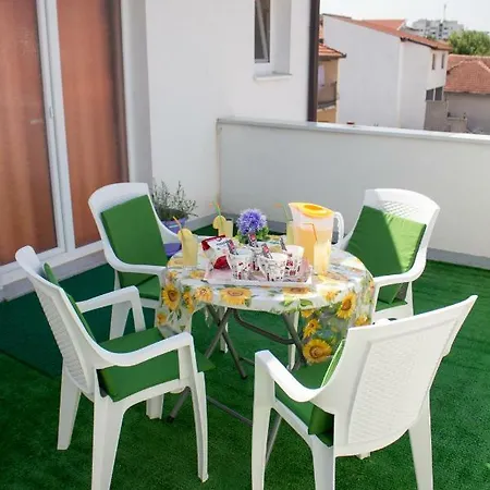Private Apartment Apartment *