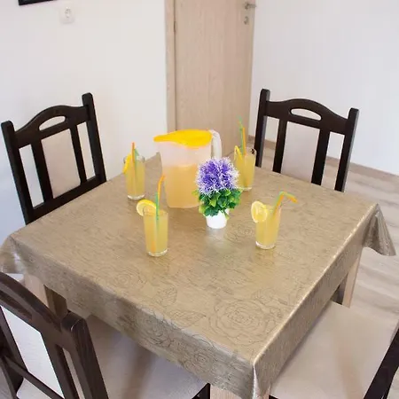 Private Apartment *